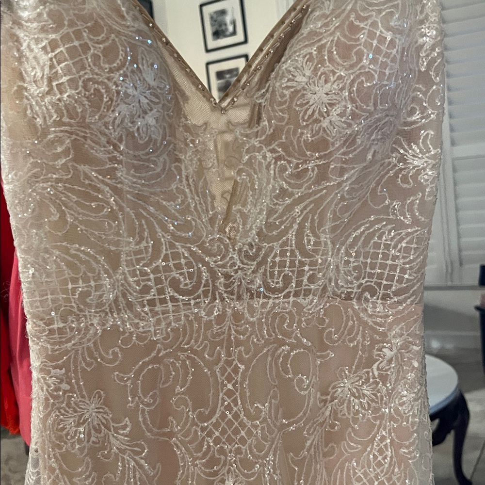 L’Amour Calla Blanche Doretta Wedding Gown - Picture 14 of 15